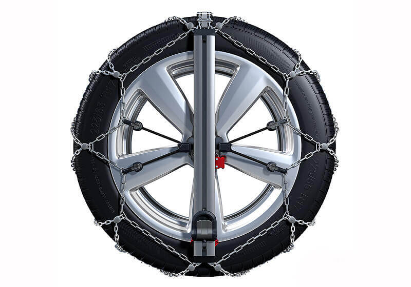 Self-tensioning snow chains